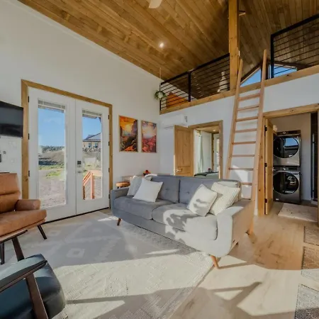 Stargazing Retreat With Hot Tub Deck Hammocks Bbq Villa